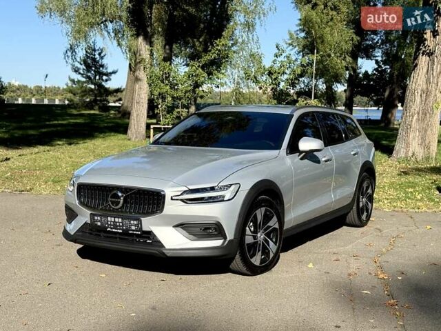 Серый Вольво V60 Cross Country, объемом двигателя 1.97 л и пробегом 11 тыс. км за 43500 $, фото 21 на Automoto.ua
