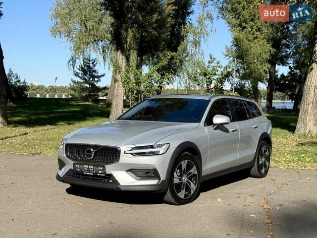 Серый Вольво V60 Cross Country, объемом двигателя 1.97 л и пробегом 11 тыс. км за 43500 $, фото 18 на Automoto.ua