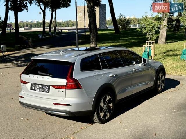 Серый Вольво V60 Cross Country, объемом двигателя 1.97 л и пробегом 11 тыс. км за 43500 $, фото 37 на Automoto.ua