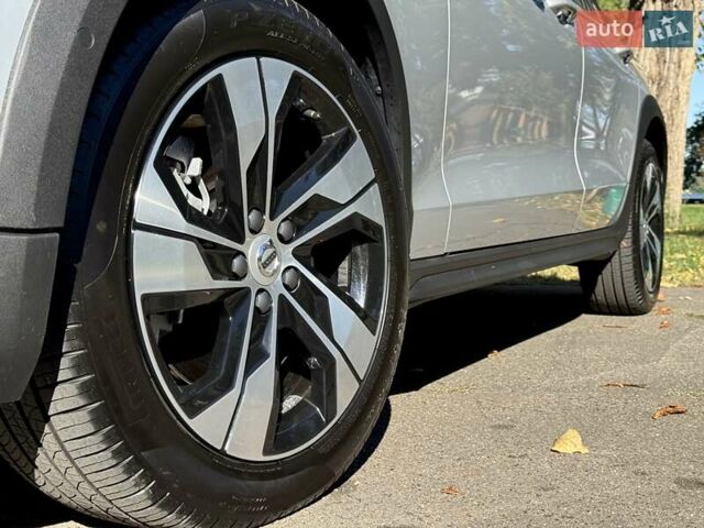 Серый Вольво V60 Cross Country, объемом двигателя 1.97 л и пробегом 11 тыс. км за 43500 $, фото 25 на Automoto.ua
