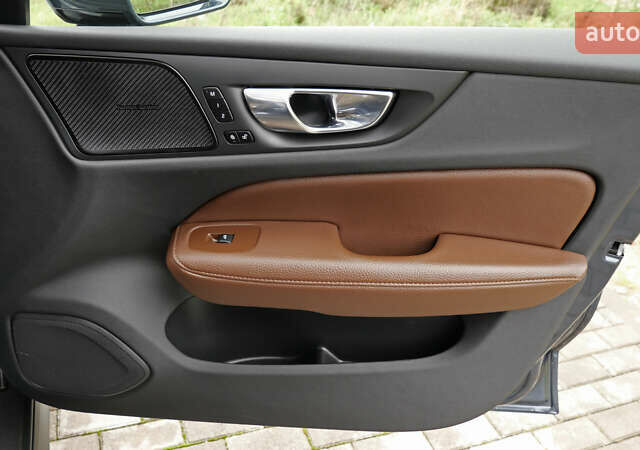 Синий Вольво V60 Cross Country, объемом двигателя 1.97 л и пробегом 190 тыс. км за 32800 $, фото 65 на Automoto.ua