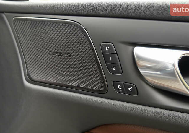 Синий Вольво V60 Cross Country, объемом двигателя 1.97 л и пробегом 190 тыс. км за 32800 $, фото 66 на Automoto.ua