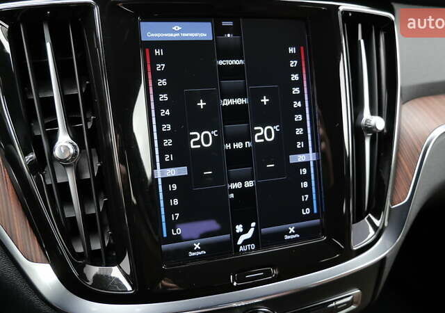 Синий Вольво V60 Cross Country, объемом двигателя 1.97 л и пробегом 190 тыс. км за 32800 $, фото 44 на Automoto.ua