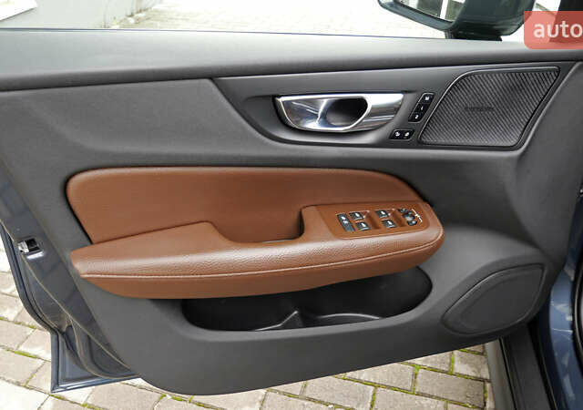 Синий Вольво V60 Cross Country, объемом двигателя 1.97 л и пробегом 190 тыс. км за 32800 $, фото 25 на Automoto.ua