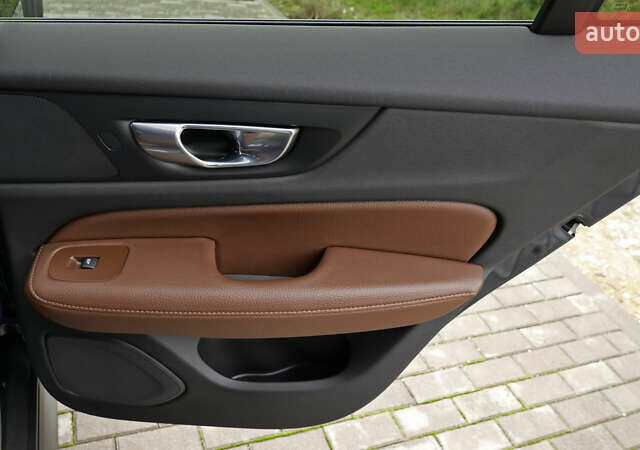 Синий Вольво V60 Cross Country, объемом двигателя 1.97 л и пробегом 190 тыс. км за 32800 $, фото 64 на Automoto.ua