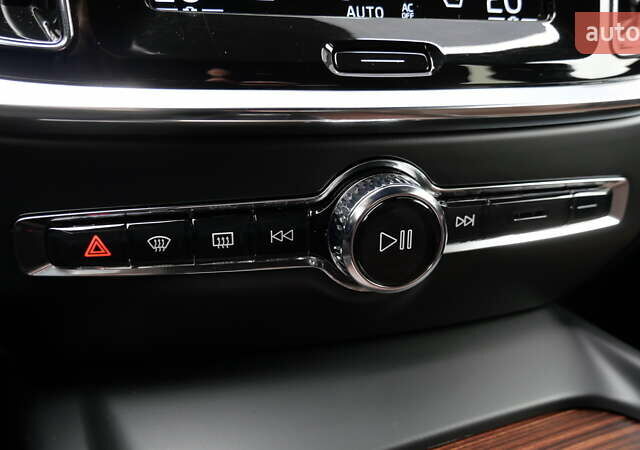 Синий Вольво V60 Cross Country, объемом двигателя 1.97 л и пробегом 190 тыс. км за 32800 $, фото 40 на Automoto.ua