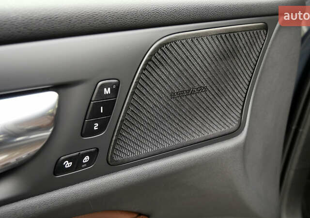 Синий Вольво V60 Cross Country, объемом двигателя 1.97 л и пробегом 190 тыс. км за 32800 $, фото 26 на Automoto.ua