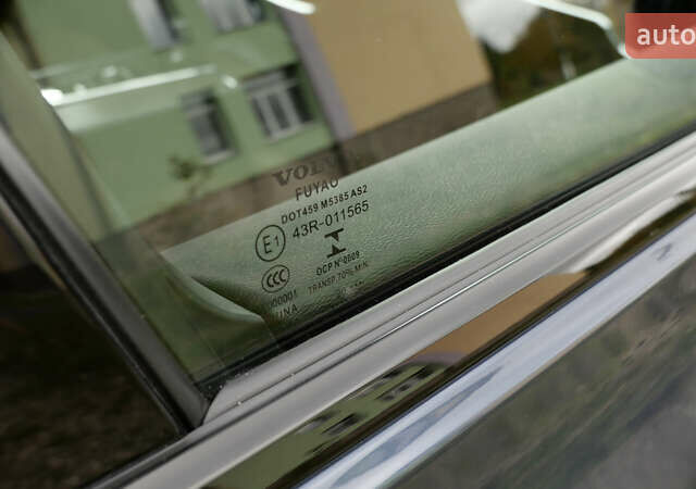 Синий Вольво V60 Cross Country, объемом двигателя 1.97 л и пробегом 190 тыс. км за 32800 $, фото 24 на Automoto.ua