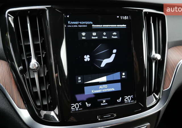 Синий Вольво V60 Cross Country, объемом двигателя 1.97 л и пробегом 190 тыс. км за 32800 $, фото 45 на Automoto.ua