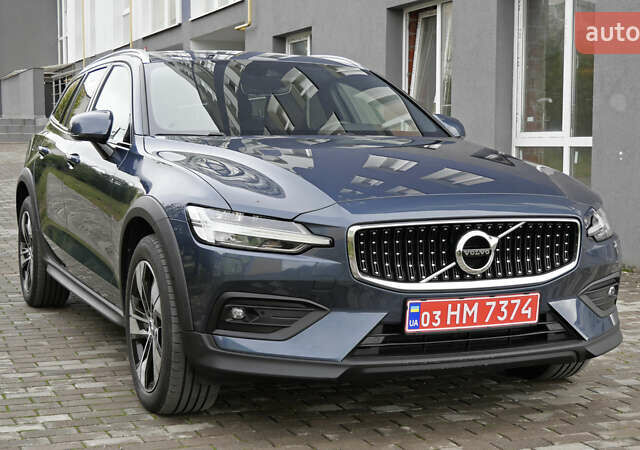 Синий Вольво V60 Cross Country, объемом двигателя 1.97 л и пробегом 190 тыс. км за 32800 $, фото 6 на Automoto.ua