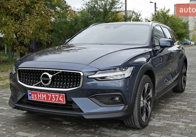 Синий Вольво V60 Cross Country, объемом двигателя 1.97 л и пробегом 190 тыс. км за 32800 $, фото 4 на Automoto.ua