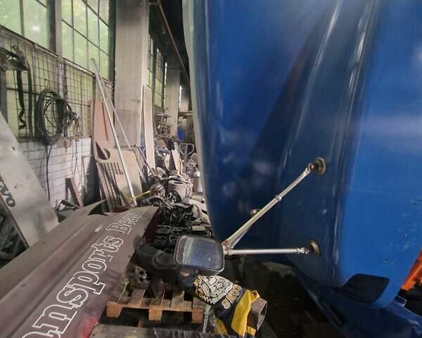 Вольво VNL 300 2002 в Днепре (Днепропетровске) на Automoto.ua Синий Вольво VNL 300, объемом двигателя 14 л и пробегом 1 тыс. км за 8500 $, фото 2 на Automoto.ua