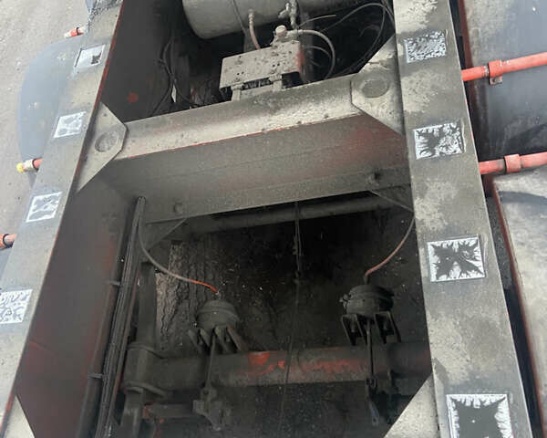 Желтый Вольво VNL 660, объемом двигателя 12.1 л и пробегом 1000 тыс. км за 25500 $, фото 19 на Automoto.ua