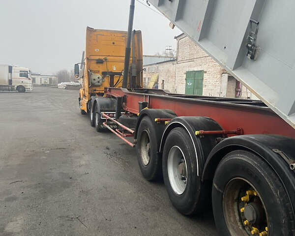 Желтый Вольво VNL 660, объемом двигателя 12.1 л и пробегом 1000 тыс. км за 25500 $, фото 13 на Automoto.ua