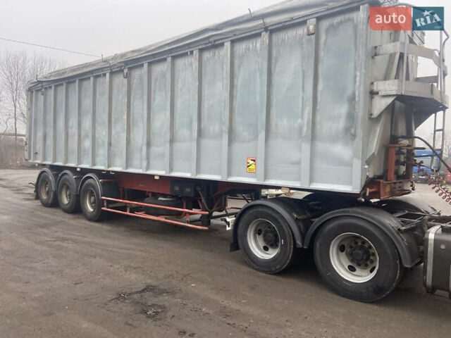 Желтый Вольво VNL 660, объемом двигателя 12.1 л и пробегом 1000 тыс. км за 25500 $, фото 26 на Automoto.ua