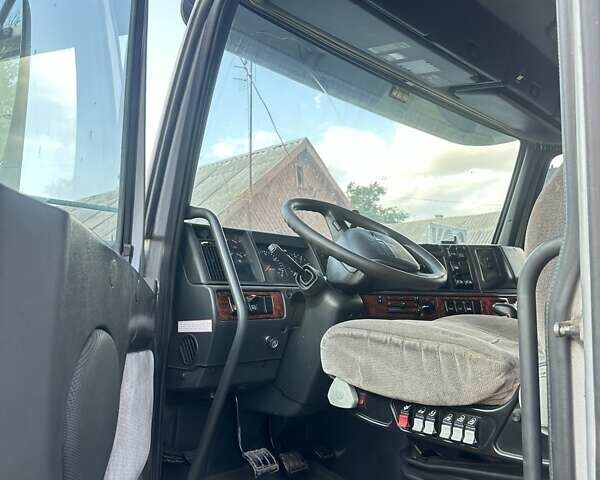 Сірий Вольво VNL 660, об'ємом двигуна 12.7 л та пробігом 940 тис. км за 17000 $, фото 9 на Automoto.ua