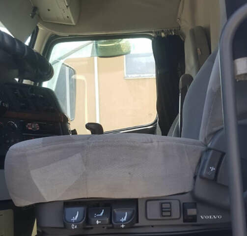 Білий Вольво VNL 670, об'ємом двигуна 12 л та пробігом 988 тис. км за 13400 $, фото 5 на Automoto.ua