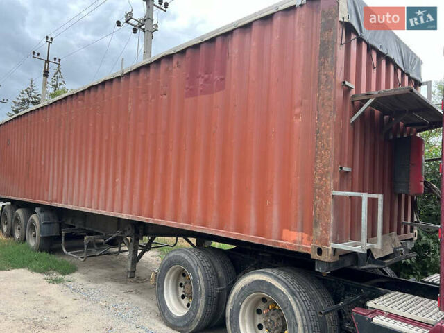Красный Вольво VNL 670, объемом двигателя 12 л и пробегом 9 тыс. км за 11500 $, фото 7 на Automoto.ua