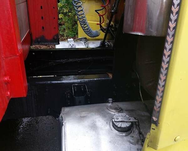 Желтый Вольво VNL 670, объемом двигателя 12 л и пробегом 2 тыс. км за 10000 $, фото 7 на Automoto.ua