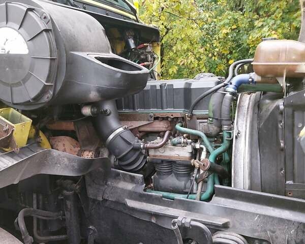 Желтый Вольво VNL 670, объемом двигателя 12 л и пробегом 2 тыс. км за 10000 $, фото 16 на Automoto.ua