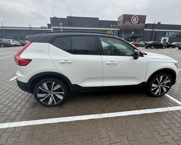 Білий Вольво XC40 Recharge, об'ємом двигуна 0 л та пробігом 22 тис. км за 26700 $, фото 7 на Automoto.ua