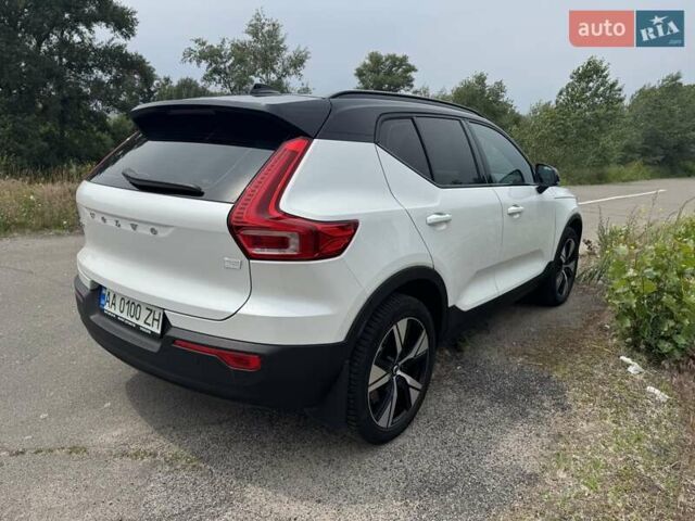 Белый Вольво XC40 Recharge, объемом двигателя 0 л и пробегом 29 тыс. км за 33000 $, фото 9 на Automoto.ua