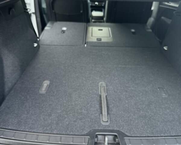 Белый Вольво XC40 Recharge, объемом двигателя 0 л и пробегом 29 тыс. км за 33000 $, фото 31 на Automoto.ua
