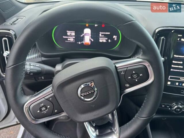 Белый Вольво XC40 Recharge, объемом двигателя 0 л и пробегом 29 тыс. км за 33000 $, фото 19 на Automoto.ua