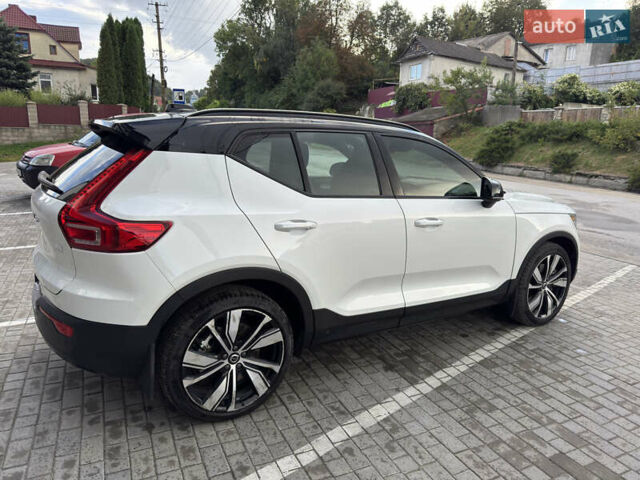 Белый Вольво XC40 Recharge, объемом двигателя 0 л и пробегом 44 тыс. км за 24900 $, фото 13 на Automoto.ua