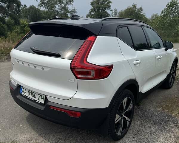 Белый Вольво XC40 Recharge, объемом двигателя 0 л и пробегом 29 тыс. км за 33000 $, фото 8 на Automoto.ua
