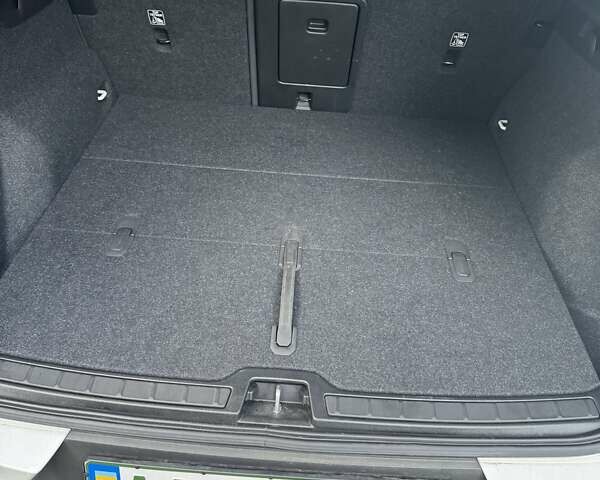 Белый Вольво XC40 Recharge, объемом двигателя 0 л и пробегом 29 тыс. км за 33000 $, фото 28 на Automoto.ua