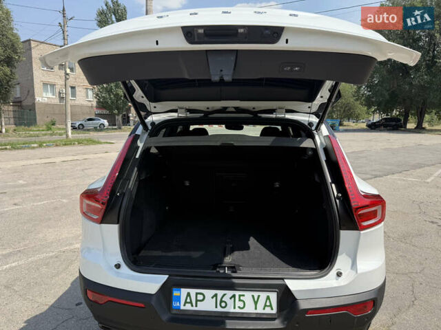 Белый Вольво XC40 Recharge, объемом двигателя 0 л и пробегом 27 тыс. км за 32000 $, фото 5 на Automoto.ua