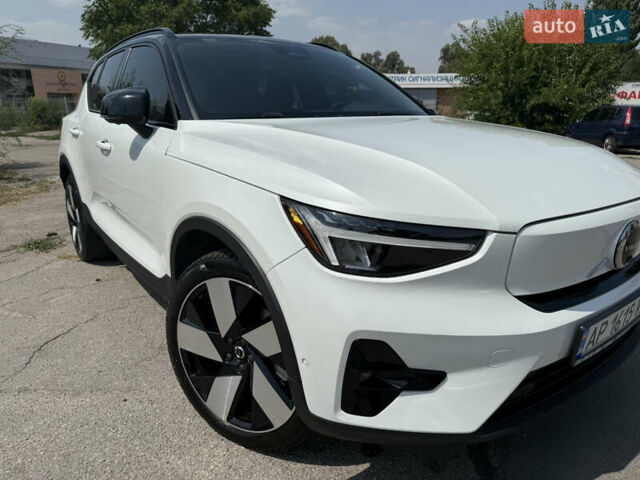 Белый Вольво XC40 Recharge, объемом двигателя 0 л и пробегом 27 тыс. км за 32000 $, фото 2 на Automoto.ua