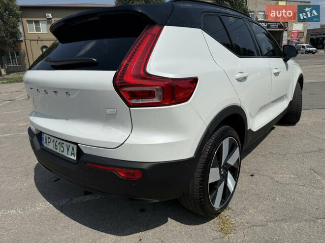 Белый Вольво XC40 Recharge, объемом двигателя 0 л и пробегом 27 тыс. км за 32000 $, фото 3 на Automoto.ua