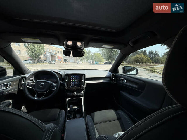Белый Вольво XC40 Recharge, объемом двигателя 0 л и пробегом 27 тыс. км за 32000 $, фото 9 на Automoto.ua
