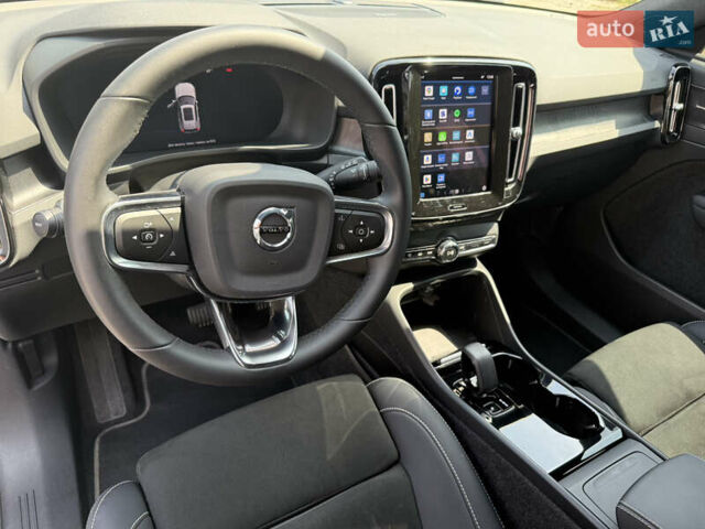 Белый Вольво XC40 Recharge, объемом двигателя 0 л и пробегом 27 тыс. км за 32000 $, фото 8 на Automoto.ua