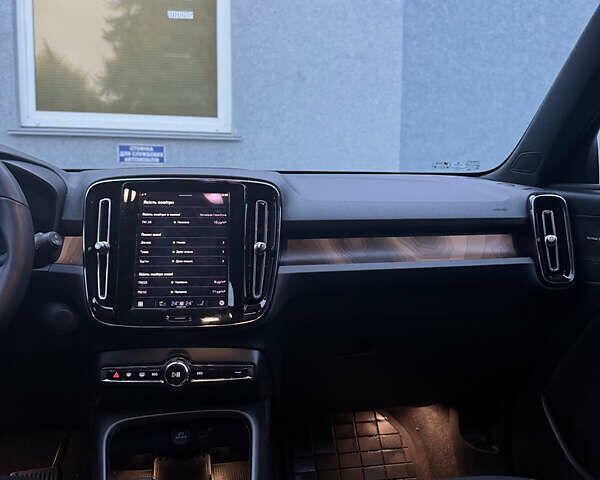 Білий Вольво XC40 Recharge, об'ємом двигуна 0 л та пробігом 82 тис. км за 28500 $, фото 15 на Automoto.ua