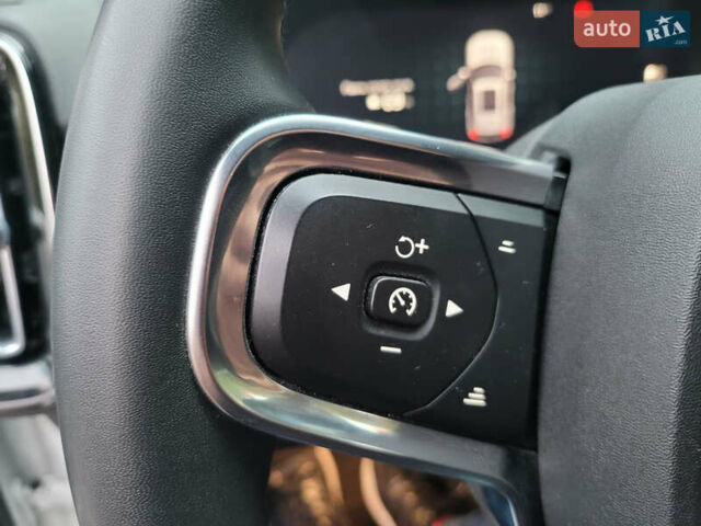 Білий Вольво XC40 Recharge, об'ємом двигуна 0 л та пробігом 82 тис. км за 28500 $, фото 31 на Automoto.ua