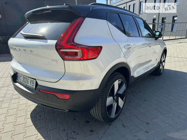 Белый Вольво XC40 Recharge, объемом двигателя 0 л и пробегом 9 тыс. км за 30999 $, фото 11 на Automoto.ua
