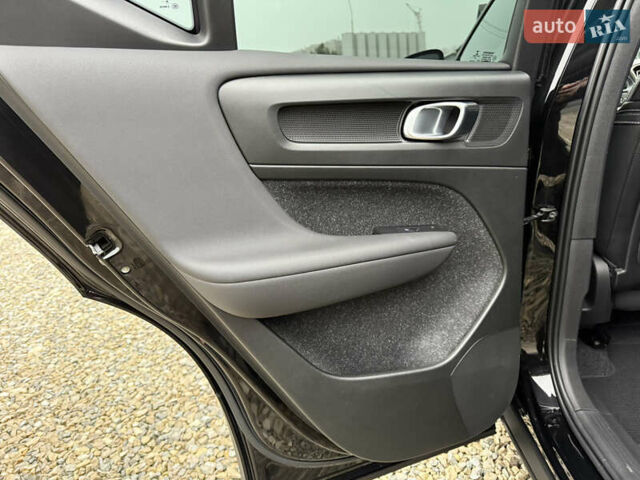 Черный Вольво XC40 Recharge, объемом двигателя 0 л и пробегом 140 тыс. км за 24200 $, фото 32 на Automoto.ua