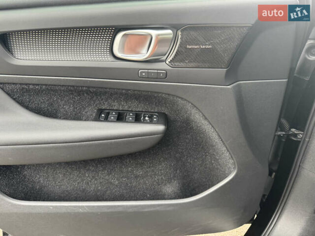 Чорний Вольво XC40 Recharge, об'ємом двигуна 0 л та пробігом 223 тис. км за 22900 $, фото 17 на Automoto.ua