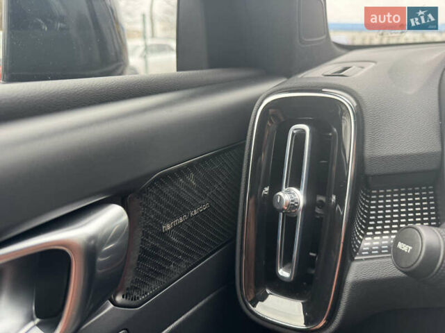 Чорний Вольво XC40 Recharge, об'ємом двигуна 0 л та пробігом 223 тис. км за 22900 $, фото 18 на Automoto.ua