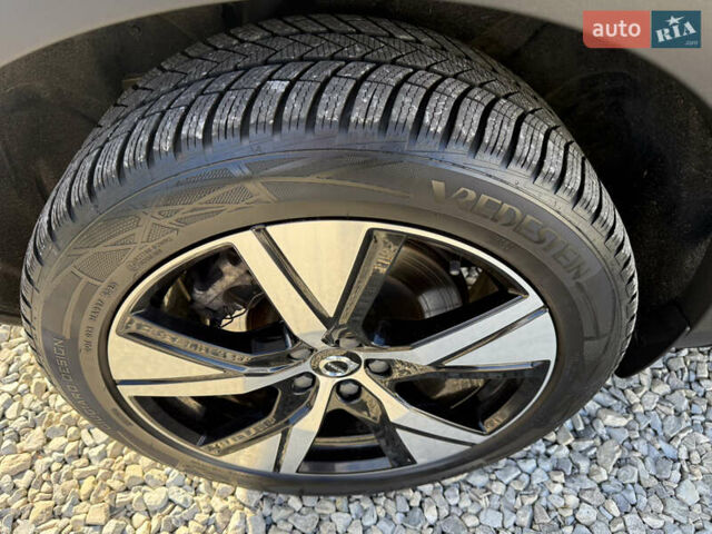 Черный Вольво XC40 Recharge, объемом двигателя 0 л и пробегом 140 тыс. км за 24200 $, фото 68 на Automoto.ua