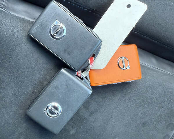 Черный Вольво XC40 Recharge, объемом двигателя 0 л и пробегом 140 тыс. км за 24200 $, фото 65 на Automoto.ua