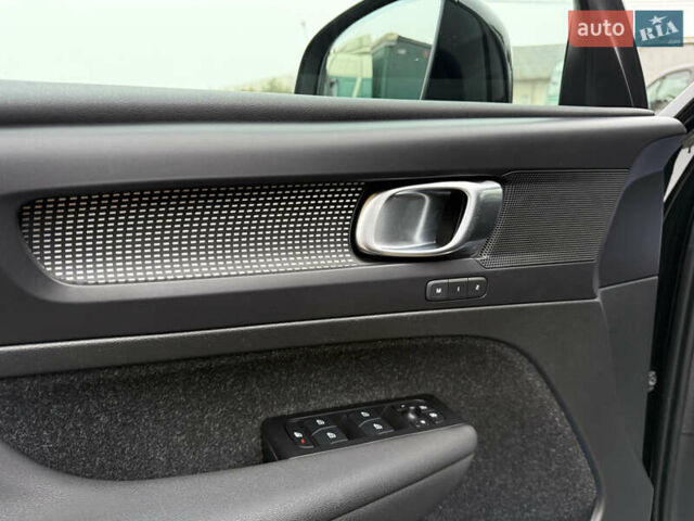 Черный Вольво XC40 Recharge, объемом двигателя 0 л и пробегом 140 тыс. км за 24200 $, фото 28 на Automoto.ua