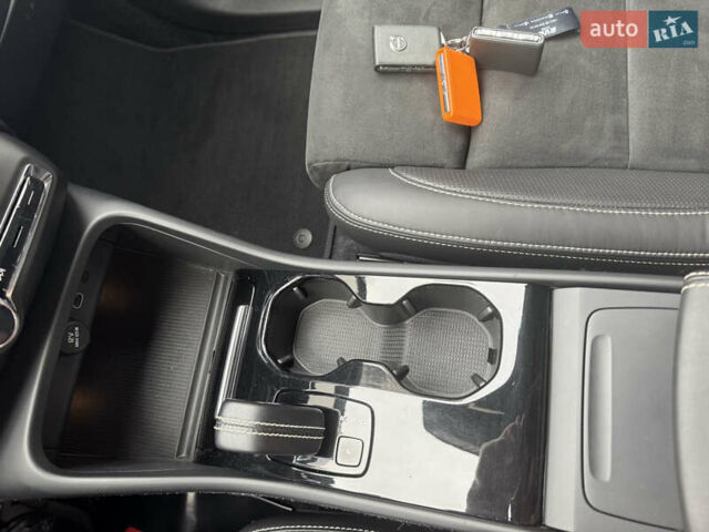 Чорний Вольво XC40 Recharge, об'ємом двигуна 0 л та пробігом 223 тис. км за 22900 $, фото 20 на Automoto.ua