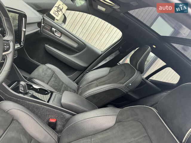 Чорний Вольво XC40 Recharge, об'ємом двигуна 0 л та пробігом 223 тис. км за 22900 $, фото 12 на Automoto.ua
