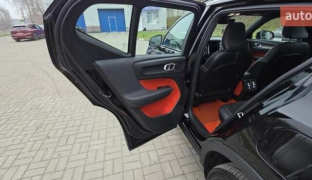 Чорний Вольво XC40 Recharge, об'ємом двигуна 0 л та пробігом 138 тис. км за 28800 $, фото 76 на Automoto.ua