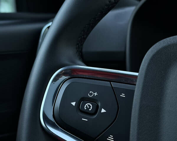 Черный Вольво XC40 Recharge, объемом двигателя 0 л и пробегом 38 тыс. км за 24800 $, фото 55 на Automoto.ua