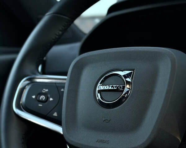 Черный Вольво XC40 Recharge, объемом двигателя 0 л и пробегом 38 тыс. км за 24800 $, фото 48 на Automoto.ua